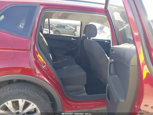 3VV0B7AX7JM084929 2018 VOLKSWAGEN TIGUAN - Image 8