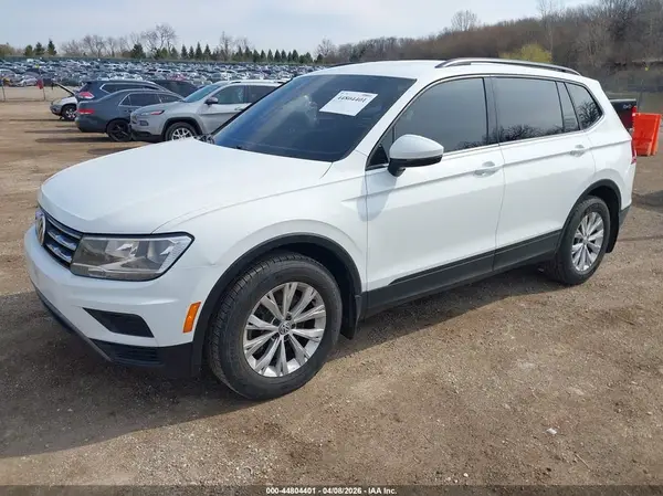 3VV0B7AX7JM094859 2018 VOLKSWAGEN TIGUAN - Image 2