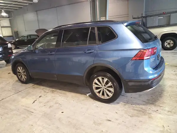 3VV0B7AX7JM102328 2018 VOLKSWAGEN TIGUAN - Image 2
