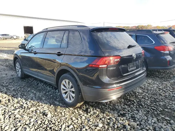 3VV0B7AX7JM107951 2018 VOLKSWAGEN TIGUAN - Image 2