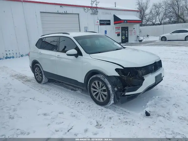 3VV0B7AX7JM114981 2018 VOLKSWAGEN TIGUAN - Image 1
