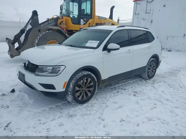 3VV0B7AX7JM114981 2018 VOLKSWAGEN TIGUAN - Image 2