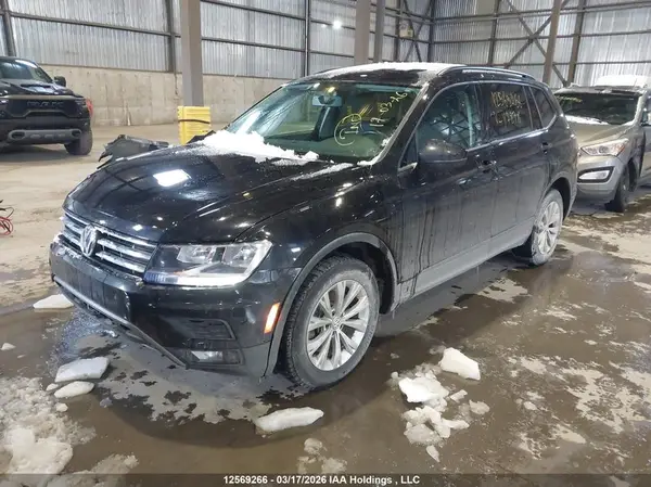 3VV0B7AX7JM117878 2018 VOLKSWAGEN TIGUAN - Image 2