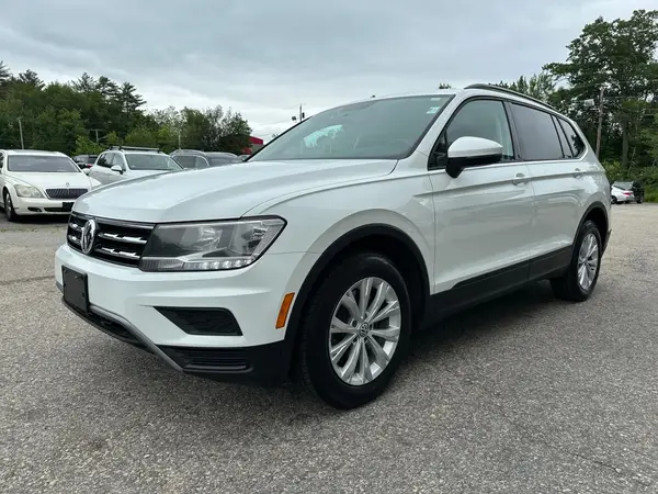 3VV0B7AX7JM130257 2018 VOLKSWAGEN TIGUAN - Image 2