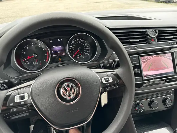 3VV0B7AX7JM130257 2018 VOLKSWAGEN TIGUAN - Image 8