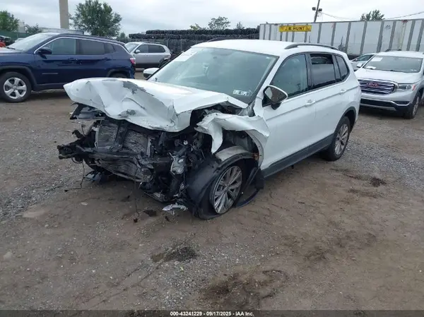 3VV0B7AX7KM051401 2019 VOLKSWAGEN TIGUAN - Image 2