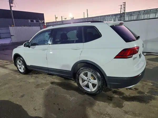 3VV0B7AX7KM169805 2019 VOLKSWAGEN TIGUAN - Image 2