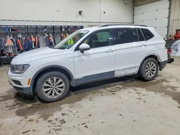 3VV0B7AX7LM071018 2020 VOLKSWAGEN TIGUAN - Image 1