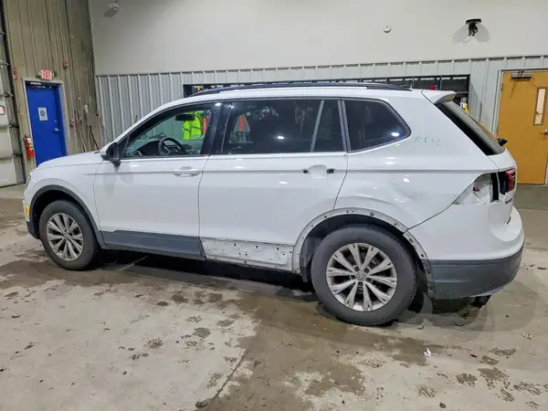3VV0B7AX7LM071018 2020 VOLKSWAGEN TIGUAN - Image 2
