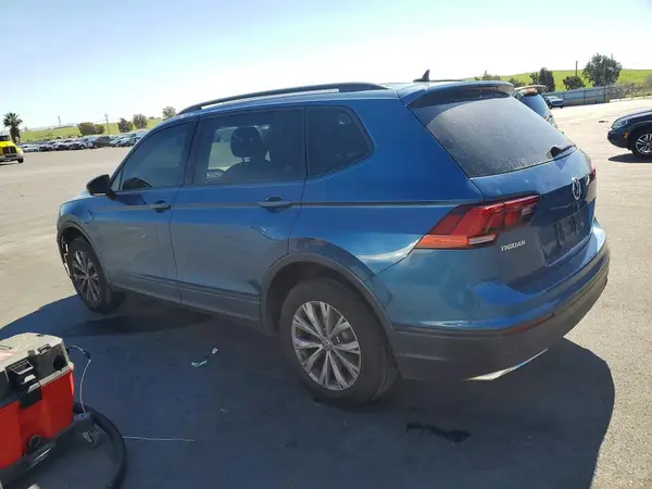 3VV0B7AX7LM124820 2020 VOLKSWAGEN TIGUAN - Image 2
