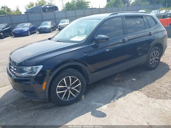3VV0B7AX7MM044483 2021 VOLKSWAGEN TIGUAN - Image 2