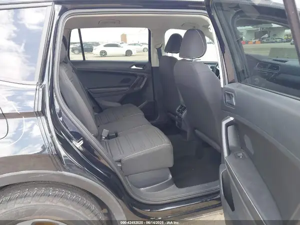 3VV0B7AX7NM137070 2022 VOLKSWAGEN TIGUAN - Image 8