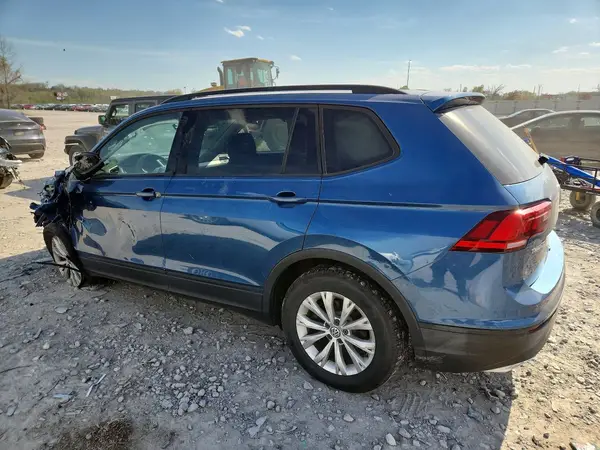 3VV0B7AX8JM018454 2018 VOLKSWAGEN TIGUAN - Image 2