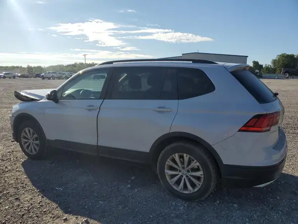 3VV0B7AX8JM021774 2018 VOLKSWAGEN TIGUAN - Image 2
