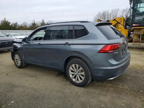 3VV0B7AX8JM023394 2018 VOLKSWAGEN TIGUAN - Image 2
