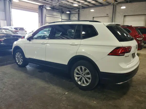 3VV0B7AX8JM047968 2018 VOLKSWAGEN TIGUAN - Image 2