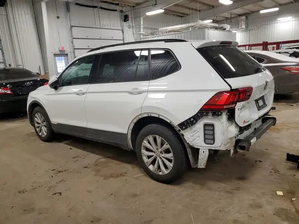 3VV0B7AX8JM056721 2018 VOLKSWAGEN TIGUAN - Image 2