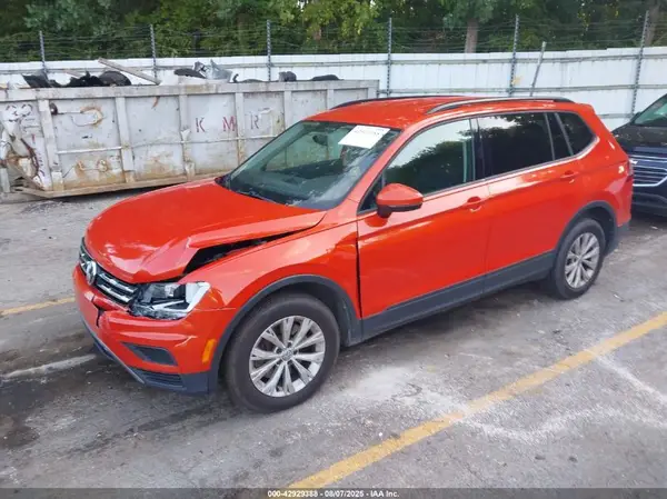3VV0B7AX8JM074622 2018 VOLKSWAGEN TIGUAN - Image 2
