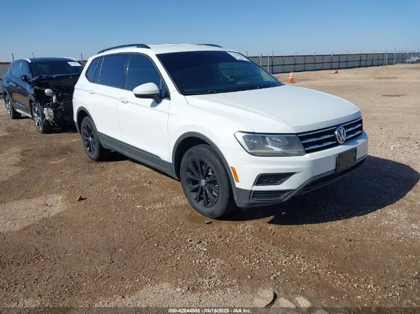 3VV0B7AX8JM076693 2018 VOLKSWAGEN TIGUAN - Image 1