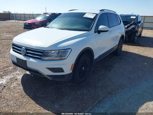 3VV0B7AX8JM076693 2018 VOLKSWAGEN TIGUAN - Image 2