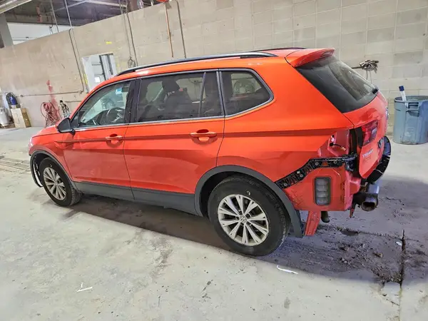 3VV0B7AX8JM079318 2018 VOLKSWAGEN TIGUAN - Image 2