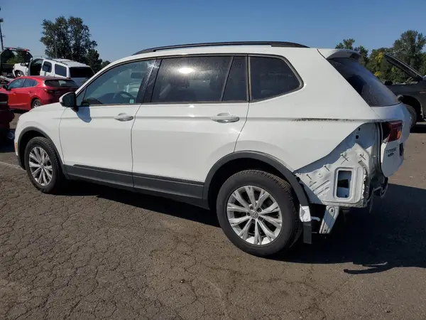3VV0B7AX8JM082381 2018 VOLKSWAGEN TIGUAN - Image 2