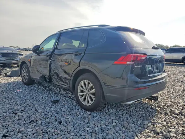 3VV0B7AX8JM083238 2018 VOLKSWAGEN TIGUAN - Image 2