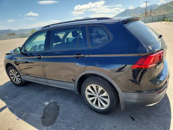3VV0B7AX8JM088102 2018 VOLKSWAGEN TIGUAN - Image 2