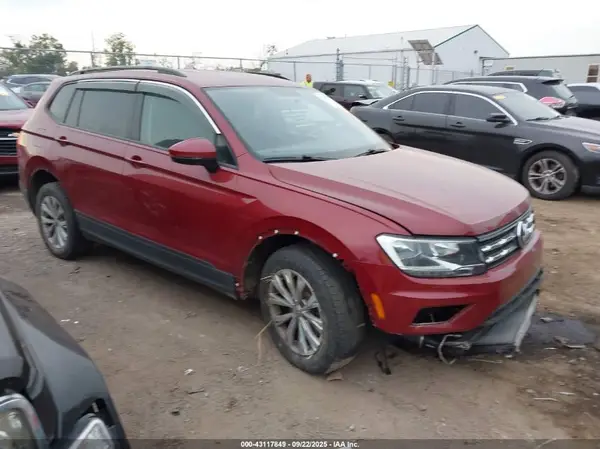 3VV0B7AX8JM111961 2018 VOLKSWAGEN TIGUAN - Image 1
