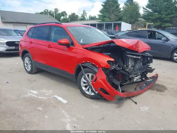 3VV0B7AX8JM130641 2018 VOLKSWAGEN TIGUAN - Image 1
