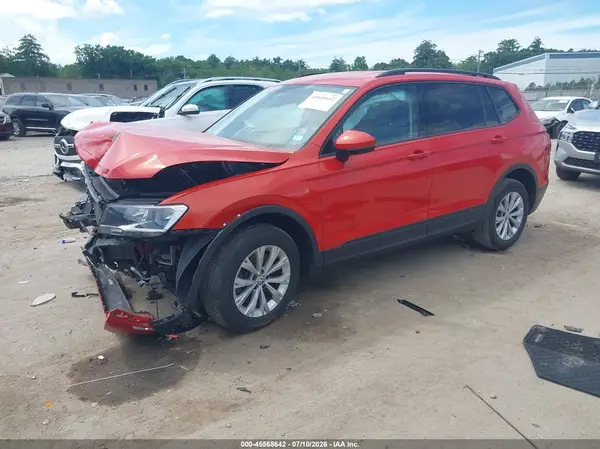 3VV0B7AX8JM130641 2018 VOLKSWAGEN TIGUAN - Image 2
