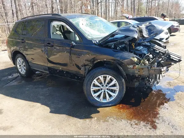3VV0B7AX8LM123661 2020 VOLKSWAGEN TIGUAN - Image 1