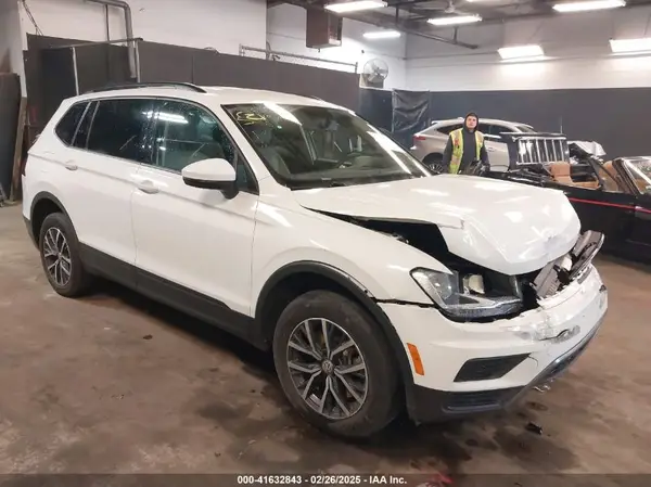 3VV0B7AX8MM019835 2021 VOLKSWAGEN TIGUAN - Image 1