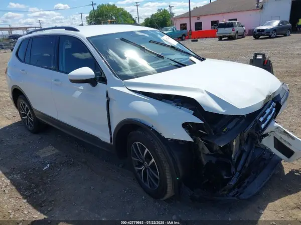 3VV0B7AX8MM079064 2021 VOLKSWAGEN TIGUAN - Image 1