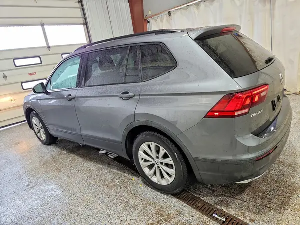 3VV0B7AX9JM009696 2018 VOLKSWAGEN TIGUAN - Image 2