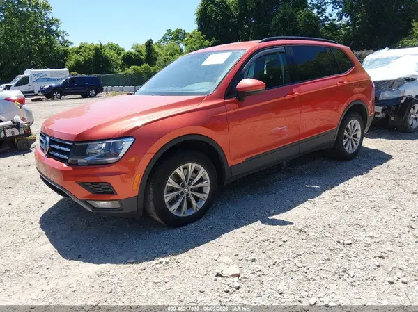 3VV0B7AX9JM014574 2018 VOLKSWAGEN TIGUAN - Image 2