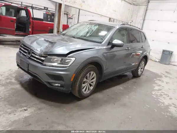 3VV0B7AX9JM016003 2018 VOLKSWAGEN TIGUAN - Image 2