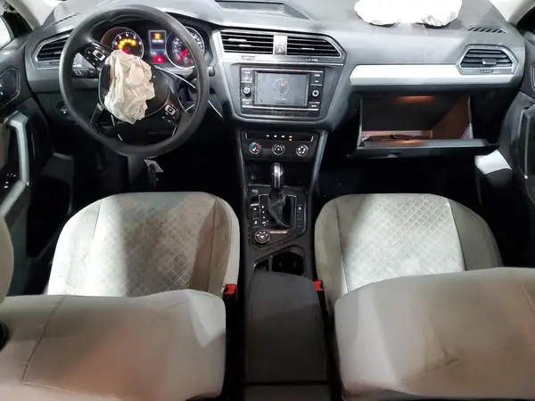 3VV0B7AX9JM050300 2018 VOLKSWAGEN TIGUAN - Image 8