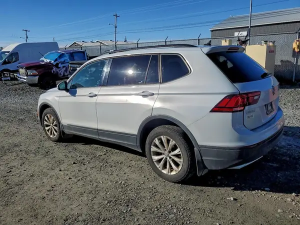 3VV0B7AX9JM068361 2018 VOLKSWAGEN TIGUAN - Image 2