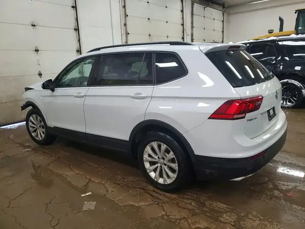 3VV0B7AX9JM095074 2018 VOLKSWAGEN TIGUAN - Image 2
