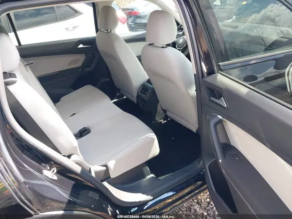 3VV0B7AX9JM108924 2018 VOLKSWAGEN TIGUAN - Image 8