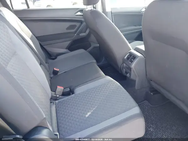 3VV0B7AX9JM109992 2018 VOLKSWAGEN TIGUAN - Image 8