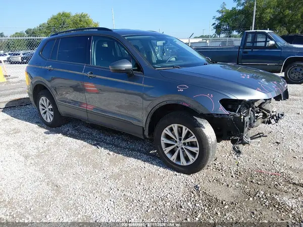 3VV0B7AX9JM111869 2018 VOLKSWAGEN TIGUAN - Image 1