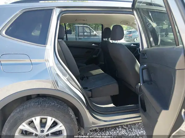 3VV0B7AX9JM111869 2018 VOLKSWAGEN TIGUAN - Image 8