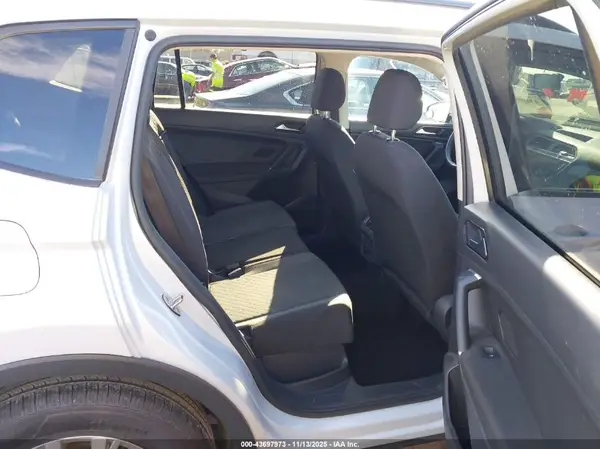 3VV0B7AX9JM116053 2018 VOLKSWAGEN TIGUAN - Image 8
