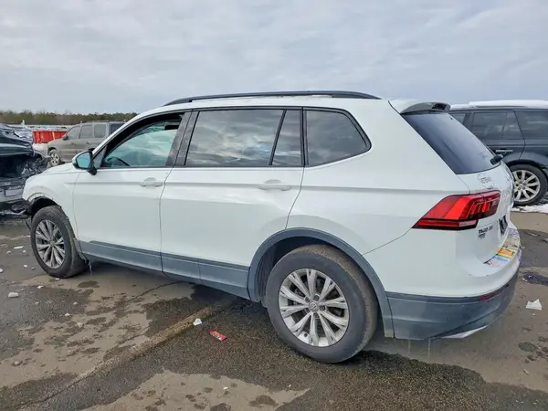 3VV0B7AX9JM121849 2018 VOLKSWAGEN TIGUAN - Image 2