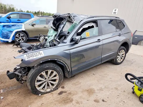 3VV0B7AX9JM158304 2018 VOLKSWAGEN TIGUAN - Image 1