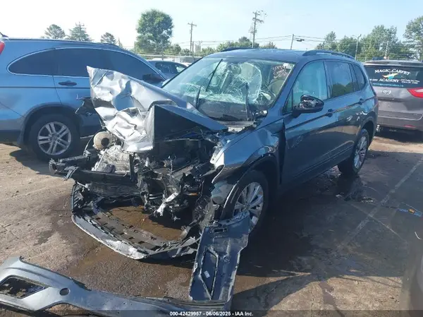 3VV0B7AX9KM111985 2019 VOLKSWAGEN TIGUAN - Image 2