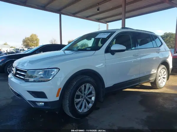 3VV0B7AXXJM016897 2018 VOLKSWAGEN TIGUAN - Image 2