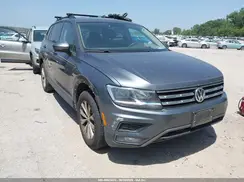 3VV0B7AXXJM017063 2018 VOLKSWAGEN TIGUAN